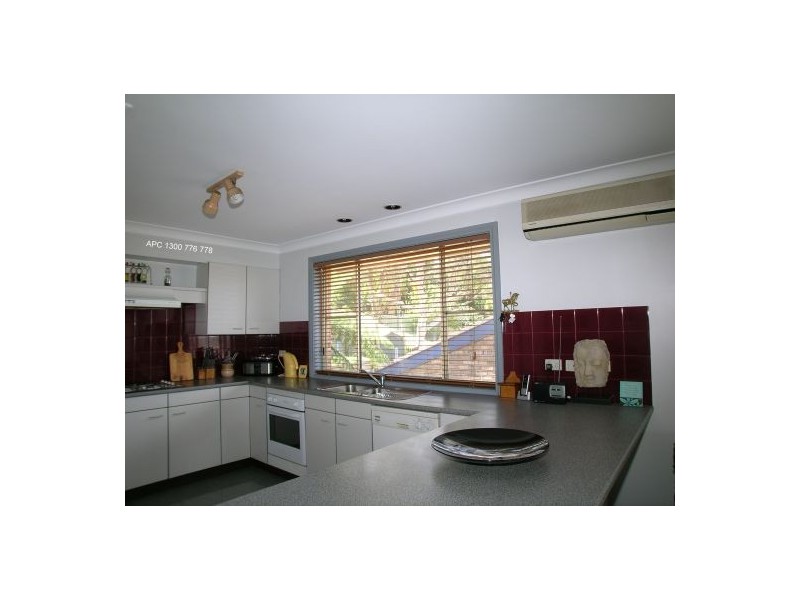 10 Valley View Road, Bateau Bay NSW 2261