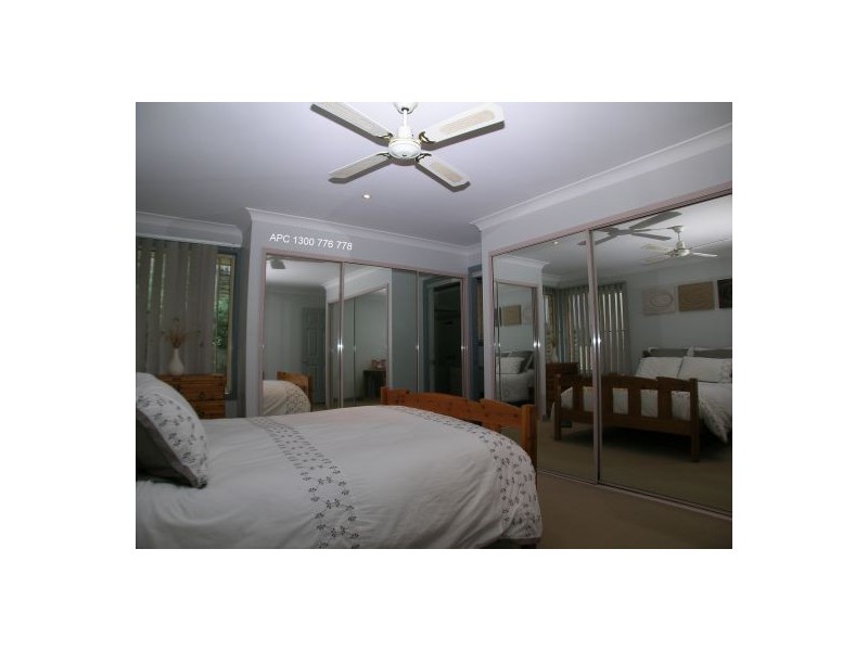 10 Valley View Road, Bateau Bay NSW 2261