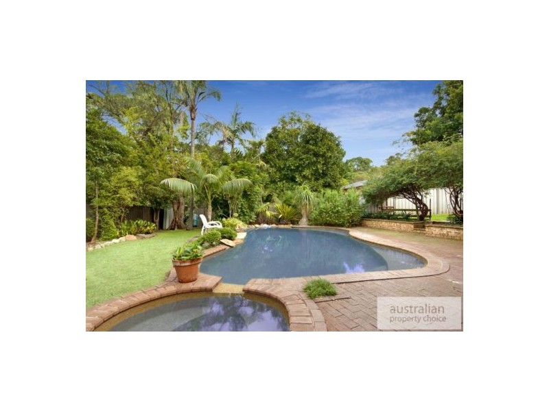 8 Stanley Pl, Illawong NSW 2234