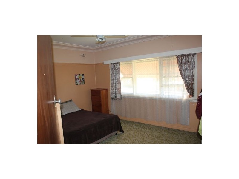 100 Canterbury Road, Glenfield NSW 2167