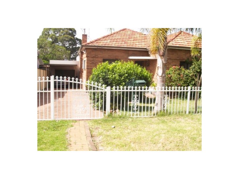 2 Warejee St, Kingsgrove NSW 2208
