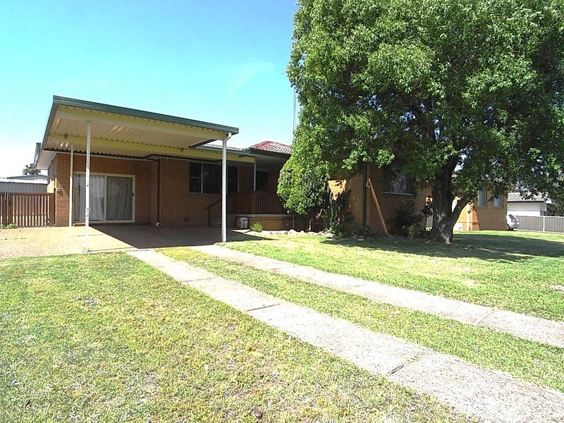32 St James Crescent, Muswellbrook NSW 2333