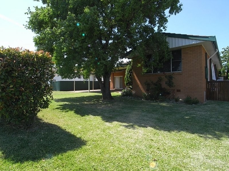 32 St James Crescent, Muswellbrook NSW 2333