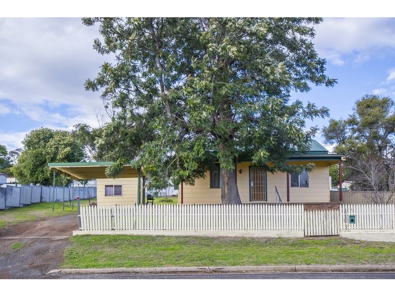 18 Mount Street, Aberdeen NSW 2336