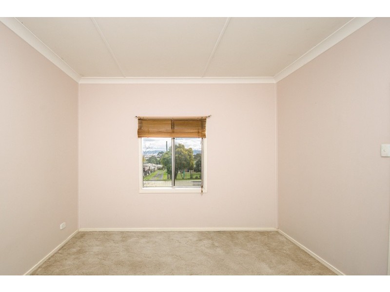 18 Mount Street, Aberdeen NSW 2336