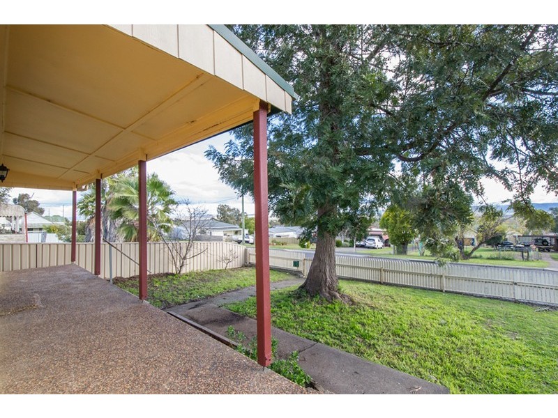 18 Mount Street, Aberdeen NSW 2336