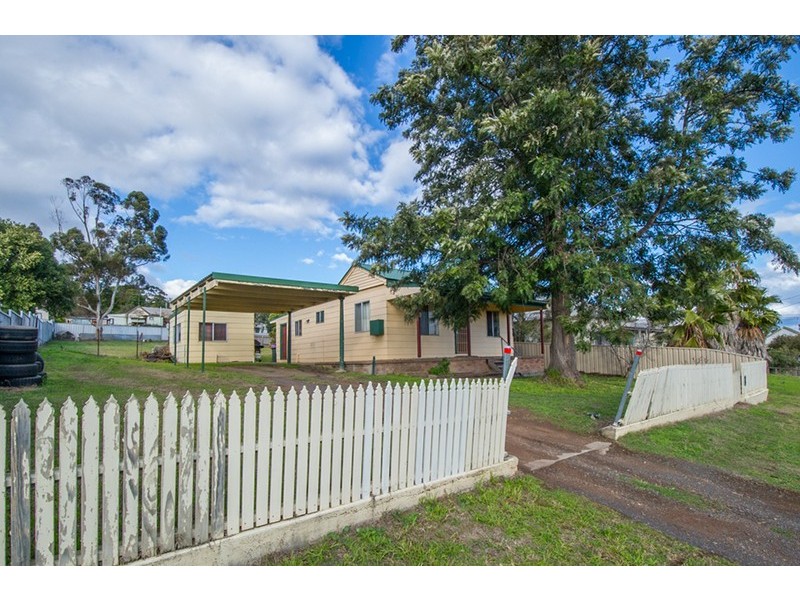 18 Mount Street, Aberdeen NSW 2336