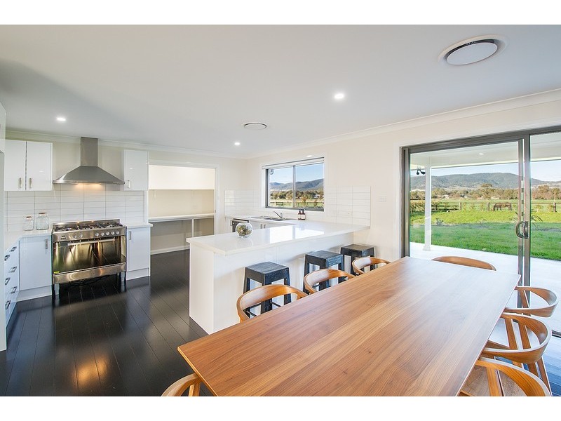 6 Somerset Place, Scone NSW 2337