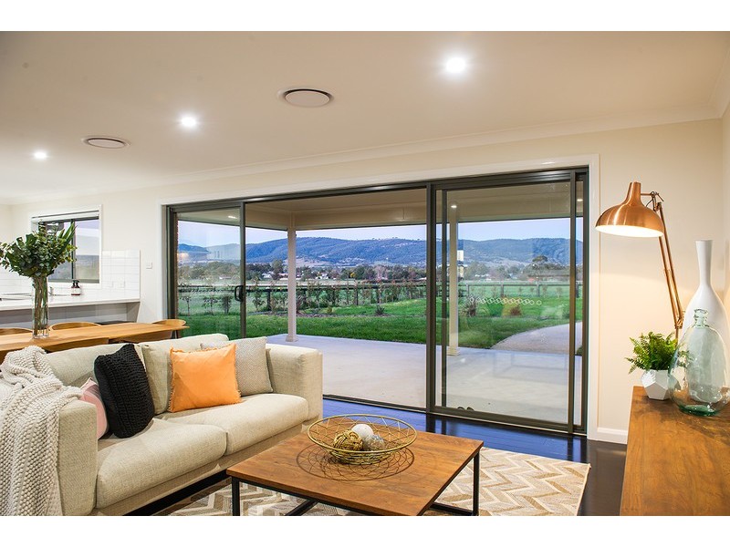 6 Somerset Place, Scone NSW 2337