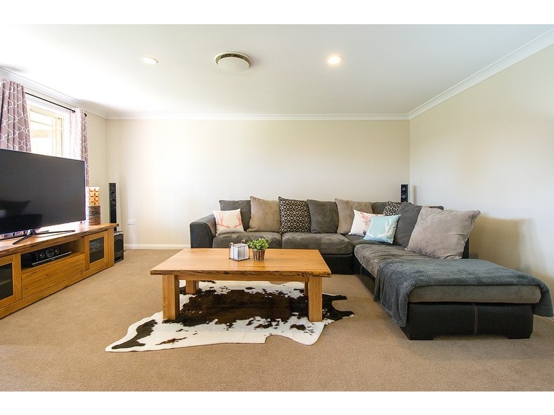 102 Barton Street, Scone NSW 2337
