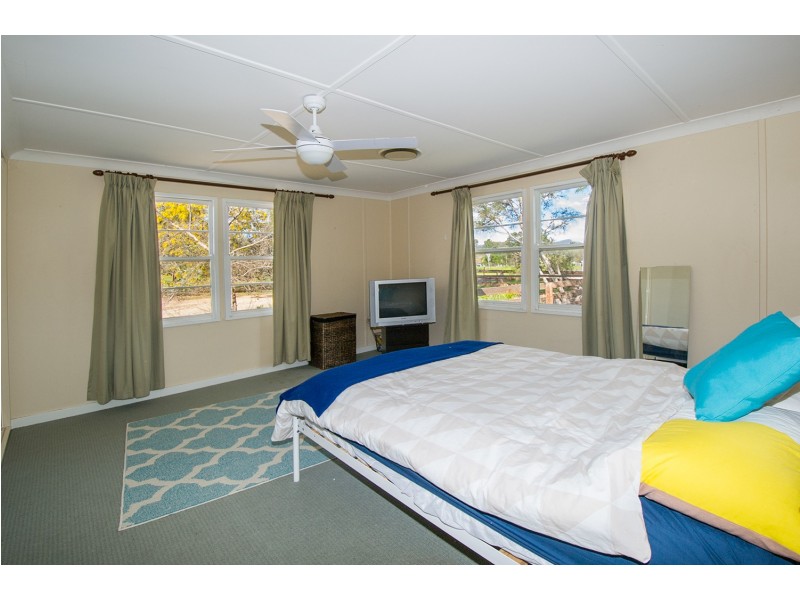 8 Camp Street, Gundy NSW 2337