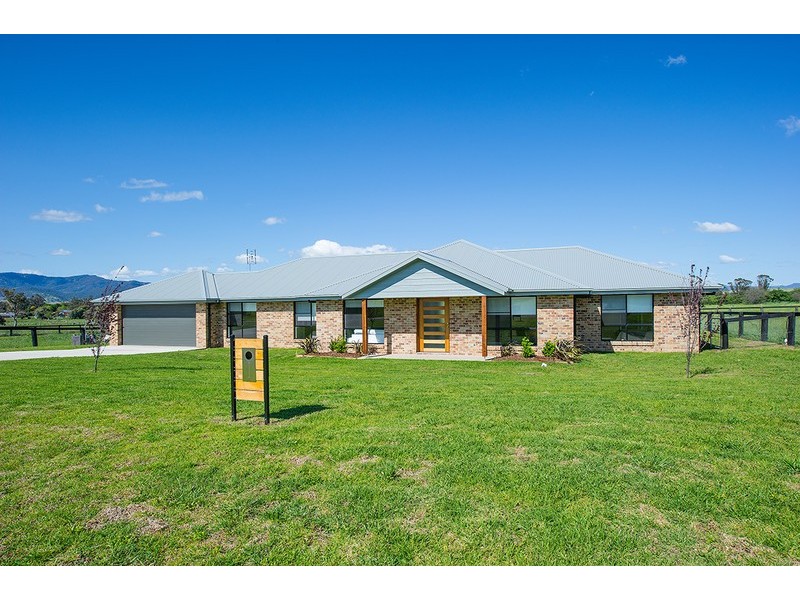 10 Somerset Place, Scone NSW 2337