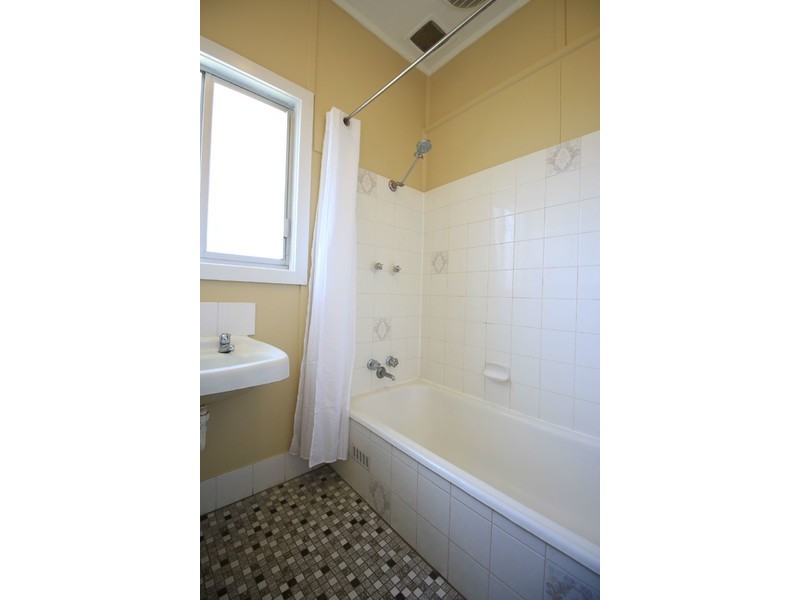 16 Forbes Street, Muswellbrook NSW 2333