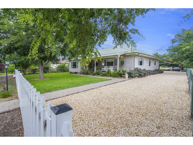 17D Kelly Street, Scone NSW 2337
