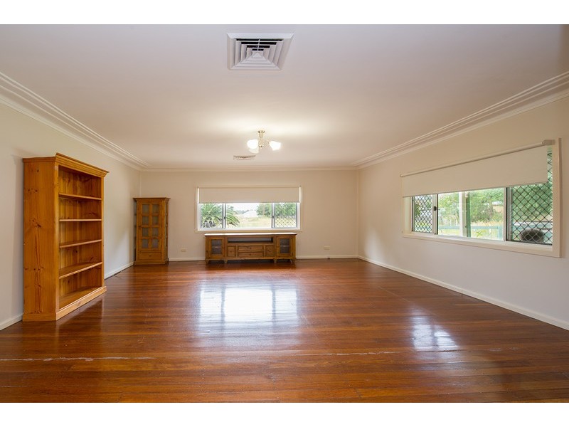 17D Kelly Street, Scone NSW 2337