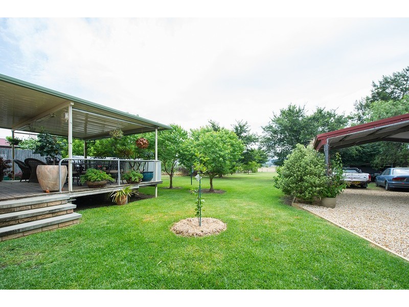 17D Kelly Street, Scone NSW 2337