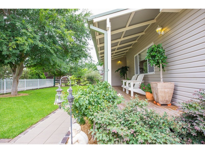 17D Kelly Street, Scone NSW 2337