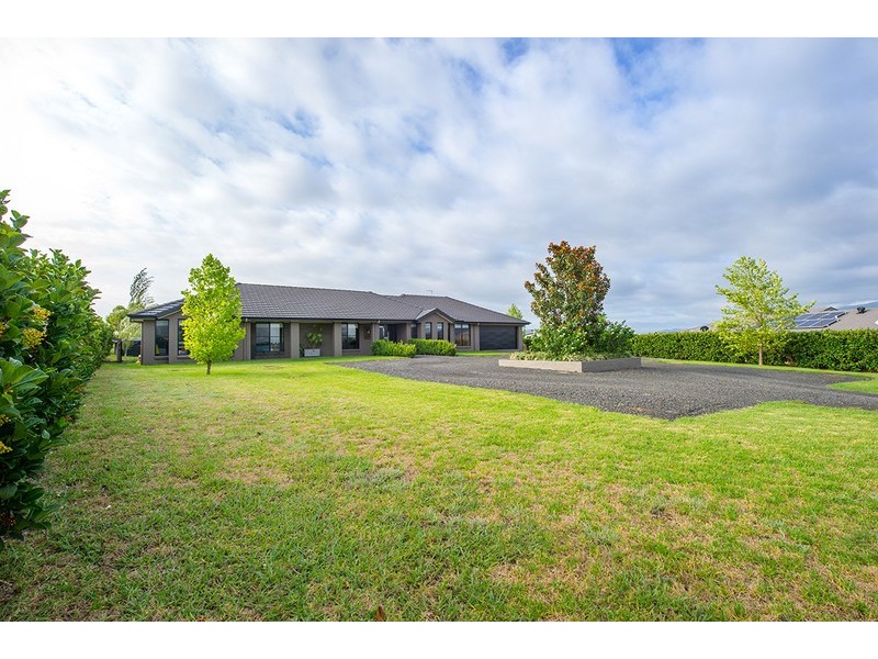 9 Kingfisher Crescent, Scone NSW 2337