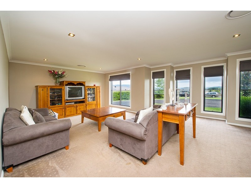 9 Kingfisher Crescent, Scone NSW 2337