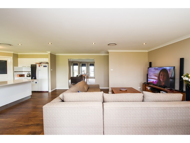 9 Kingfisher Crescent, Scone NSW 2337