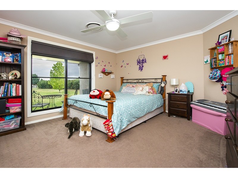 9 Kingfisher Crescent, Scone NSW 2337