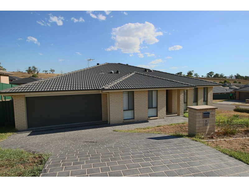7 Wattle Street, Muswellbrook NSW 2333