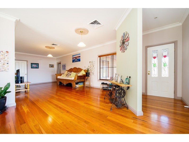 5 Halstead Close, Scone NSW 2337