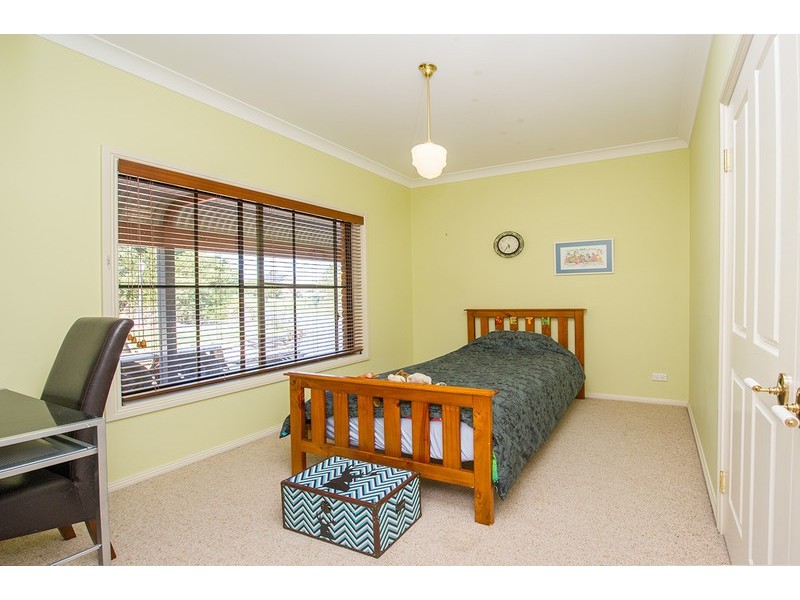 5 Halstead Close, Scone NSW 2337