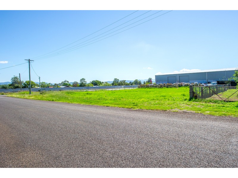 2 & 3, 4 Philip Street, Scone NSW 2337