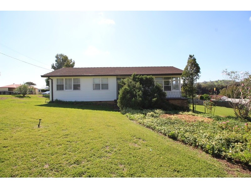 12 Shaw Crescent, Muswellbrook NSW 2333