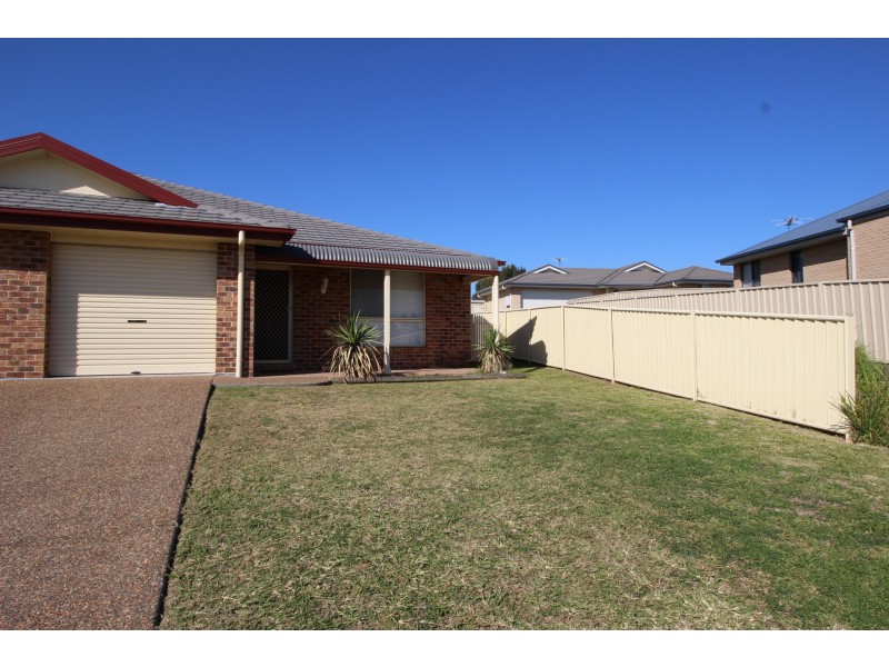 2/12 Kennedy Close, Muswellbrook NSW 2333
