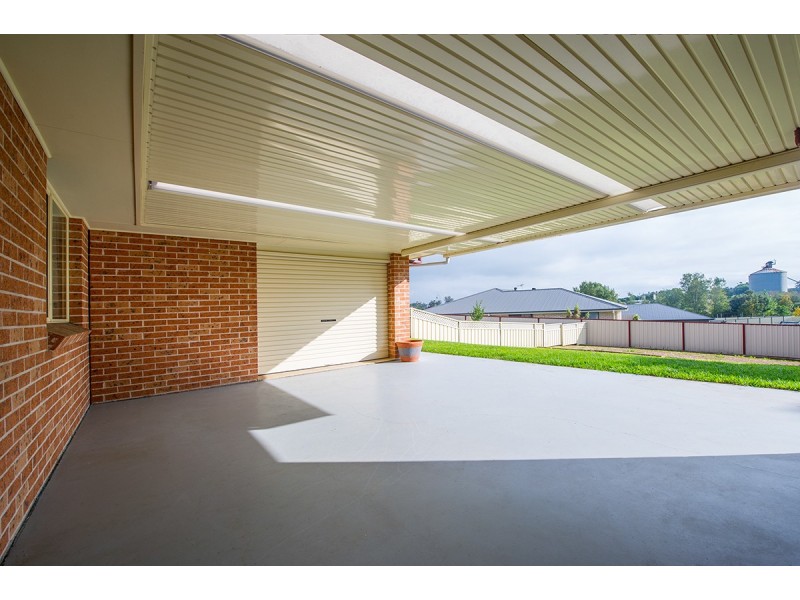 11 Alexander Close, Aberdeen NSW 2336