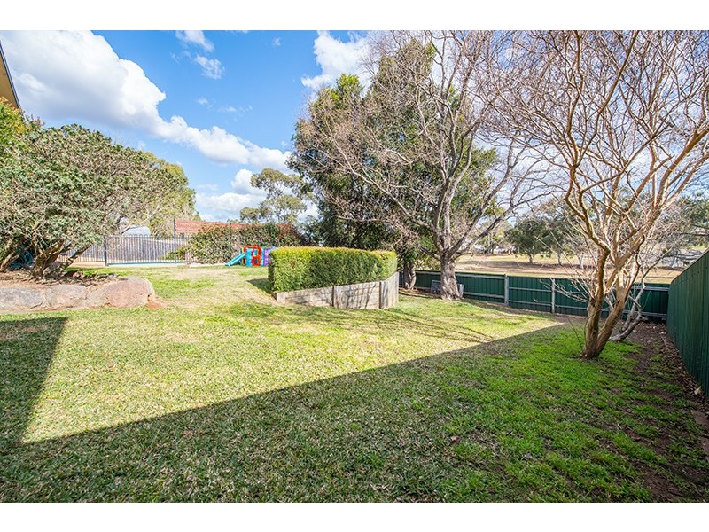 25 Humphries Street, Muswellbrook NSW 2333