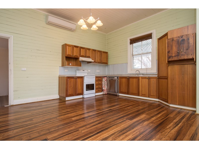 51 Debenham Street, Blandford NSW 2338