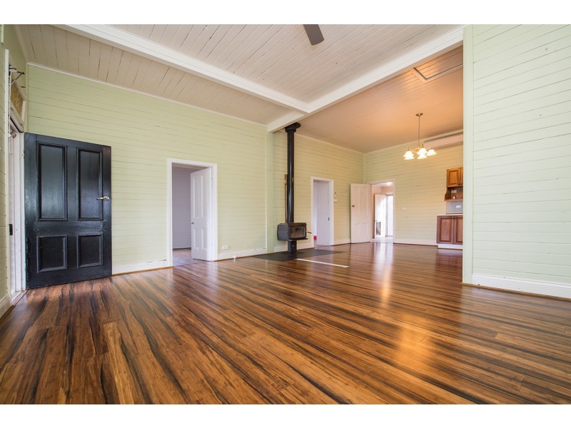 51 Debenham Street, Blandford NSW 2338