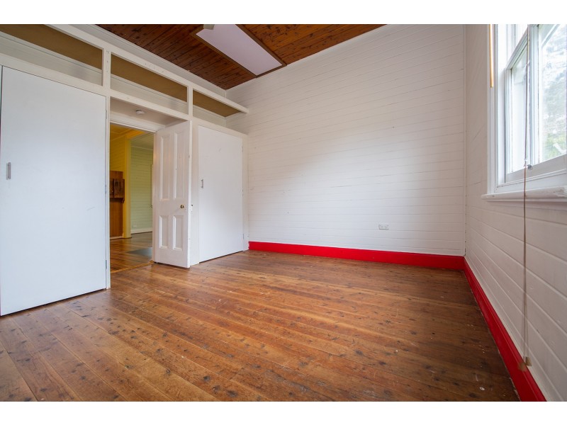 51 Debenham Street, Blandford NSW 2338