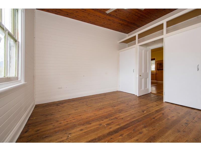 51 Debenham Street, Blandford NSW 2338