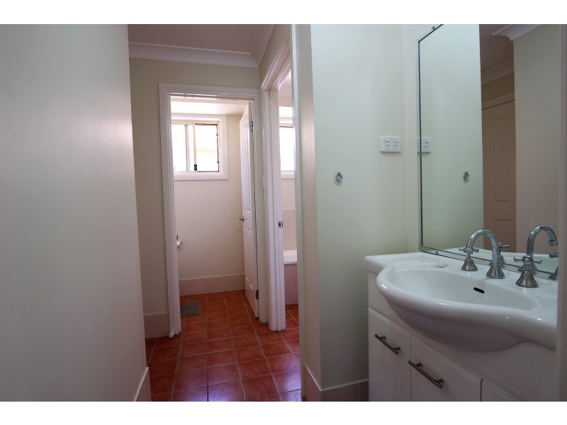 2/3 Acacia Drive, Muswellbrook NSW 2333