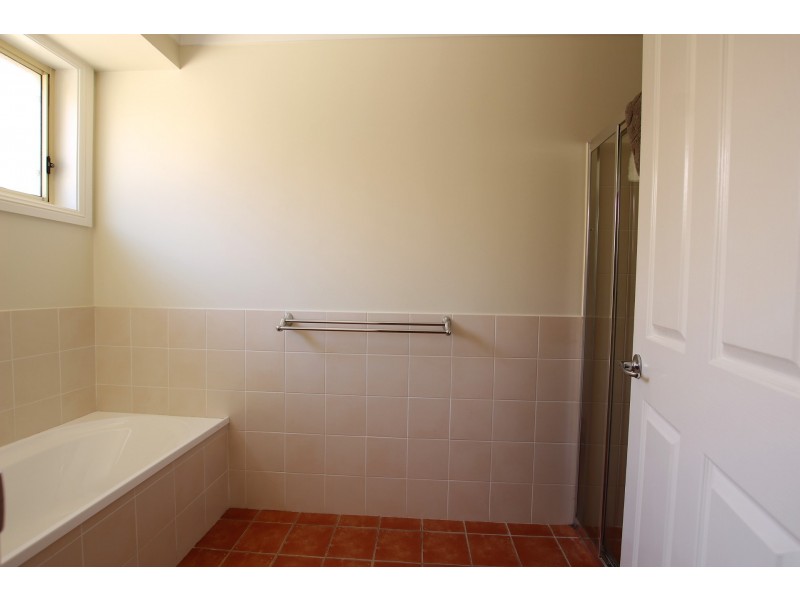 2/3 Acacia Drive, Muswellbrook NSW 2333