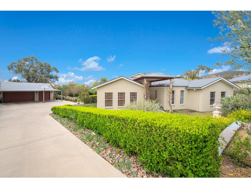 6 Sledmere Close, Scone NSW 2337
