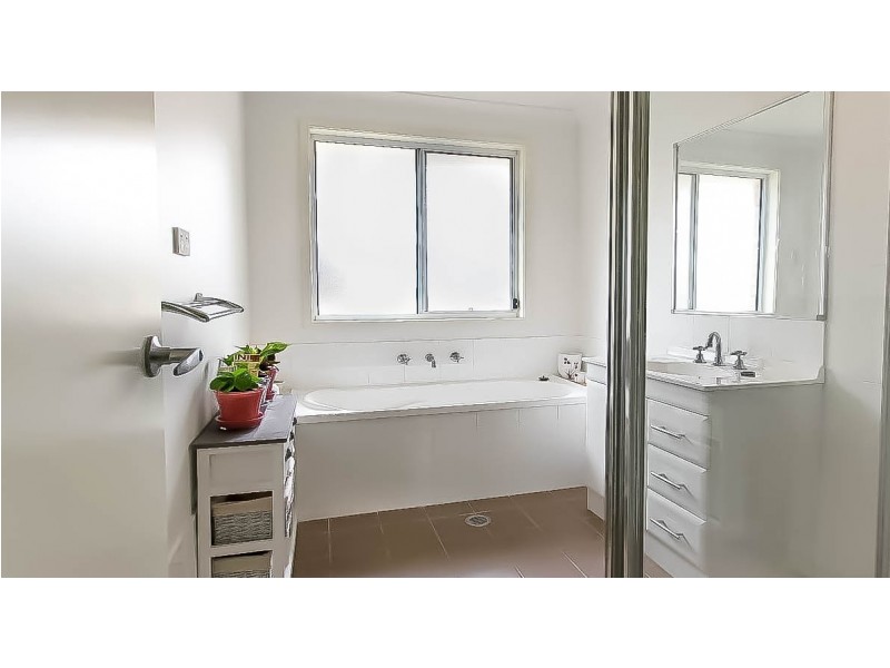 10 Bronte Crescent, Muswellbrook NSW 2333