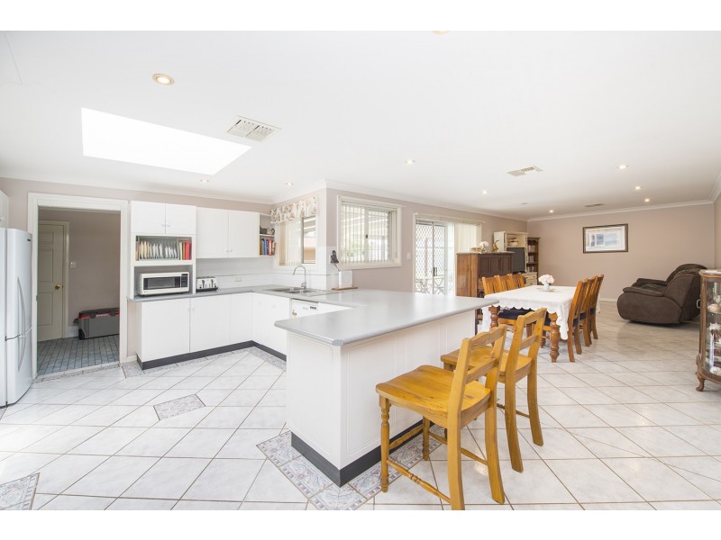 16 Honeysuckle Crescent, Scone NSW 2337