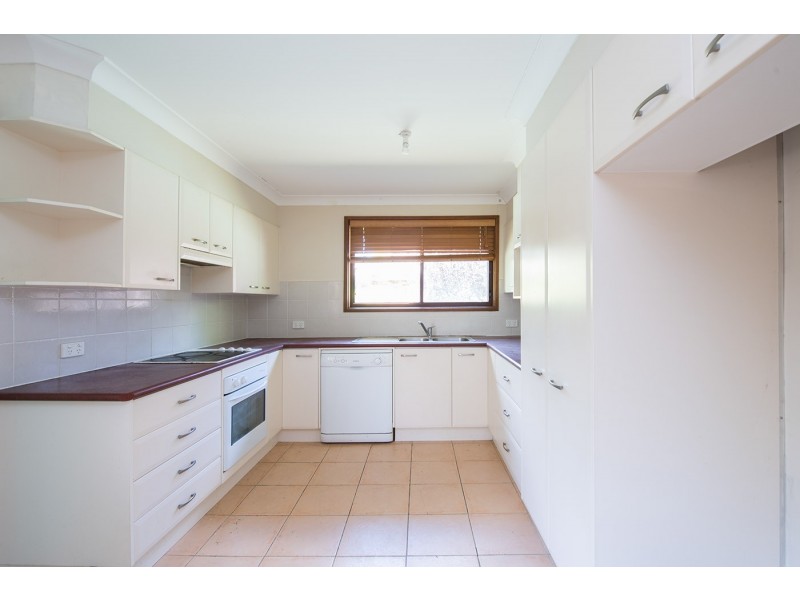 2 Lang Place, Scone NSW 2337