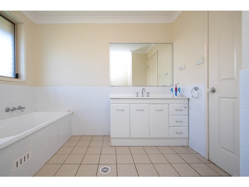55 Bimbadeen Drive, Muswellbrook NSW 2333