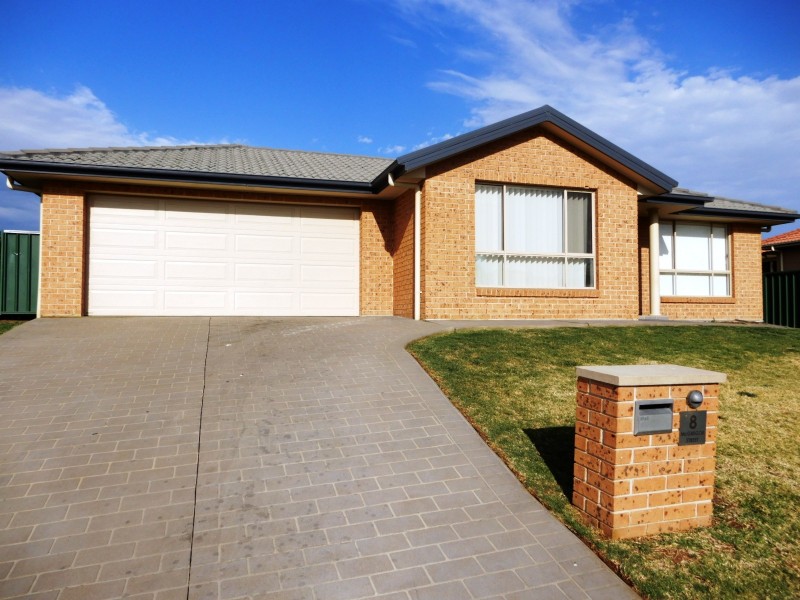 8 McGregor Street, Muswellbrook NSW 2333