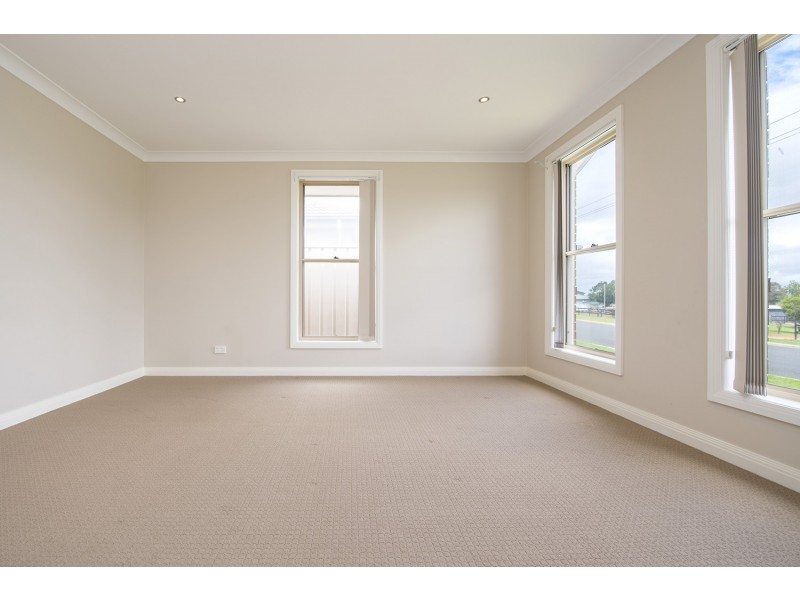 2/81 St Andrews Street, Aberdeen NSW 2336