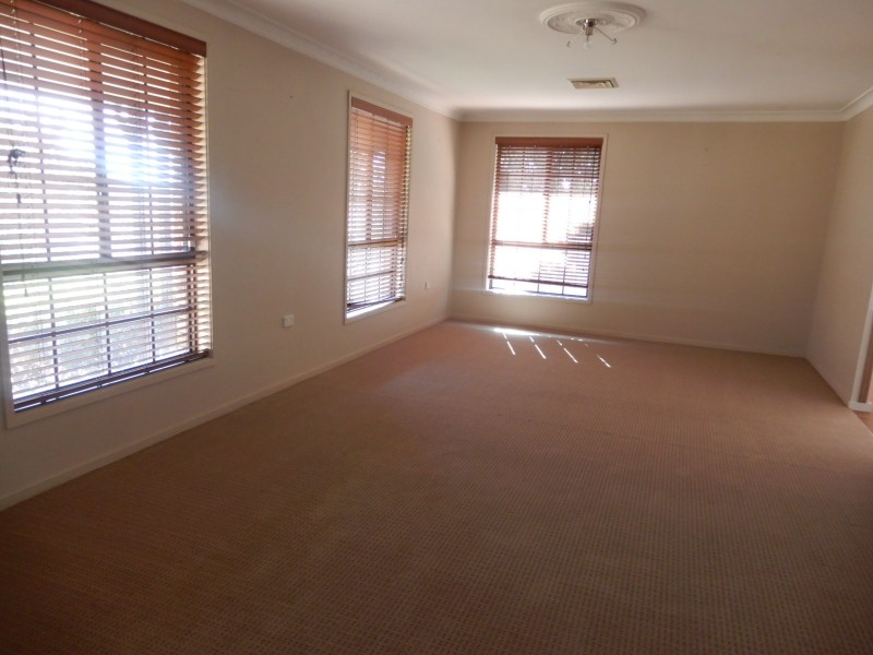 8 Marlock Place, Muswellbrook NSW 2333