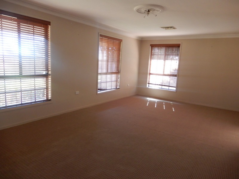 8 Marlock Place, Muswellbrook NSW 2333