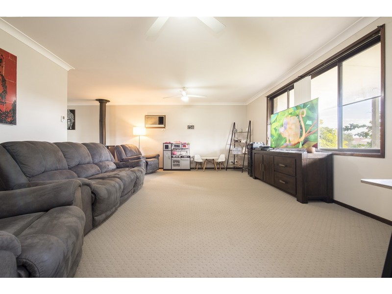 6 Shannon Close, Aberdeen NSW 2336