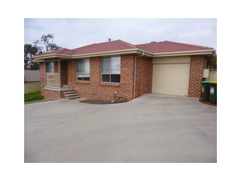 2/9 Lou Fisher Place, Muswellbrook NSW 2333